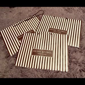 Henri Bendel Medium Paper bags